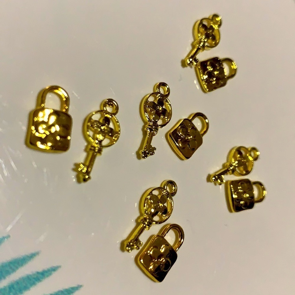3/$15 NAIL ART CHARMS 10 pcs quatrefoil lock & key
